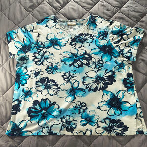 (1X) Women's Alfred Dunner Plus Size White Navy Blue and Light Blue Floral Top